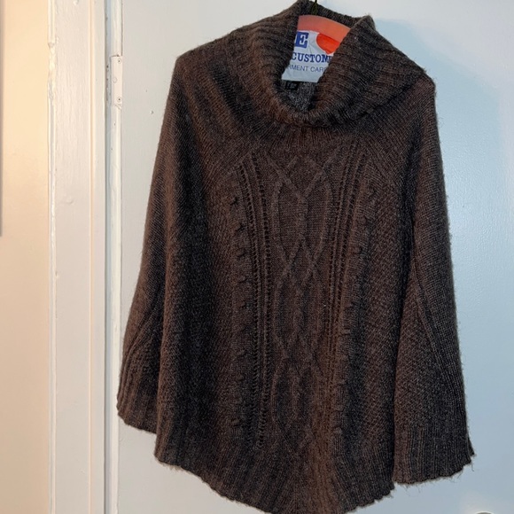 H&M Brown Poncho - Picture 1 of 4